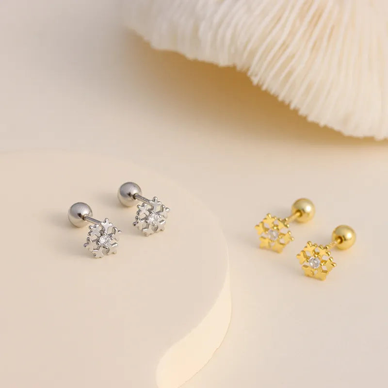 Snowflake Barbell Stud Earrings (20G)