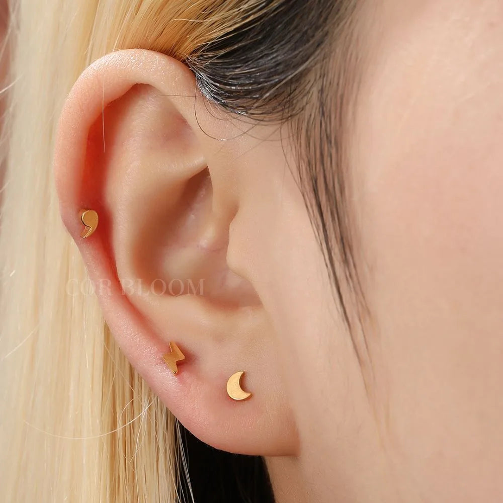 Minimal Small Comma Flat Back Stud (16G)