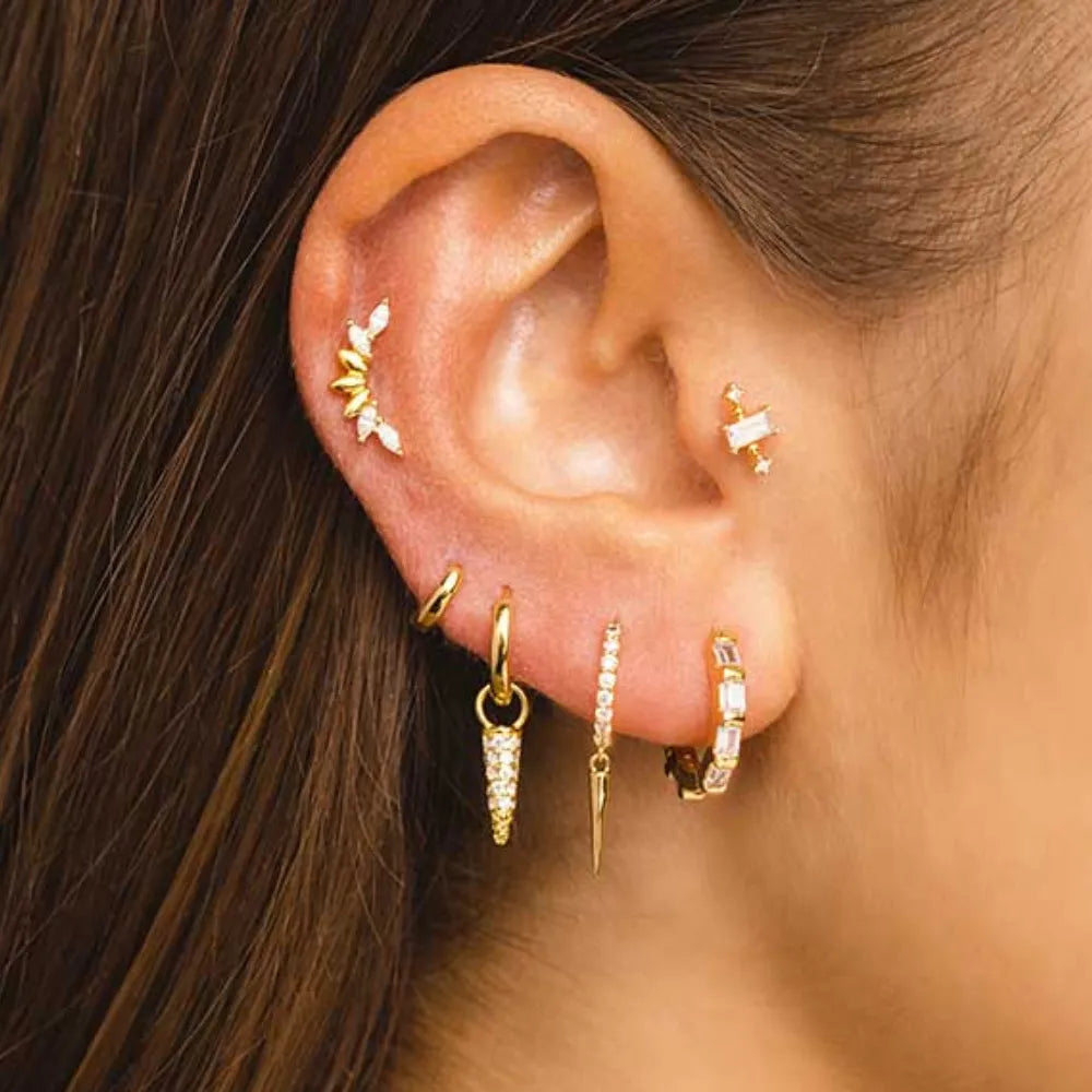 Seven-Petal Diamond Labret Piercing Stud