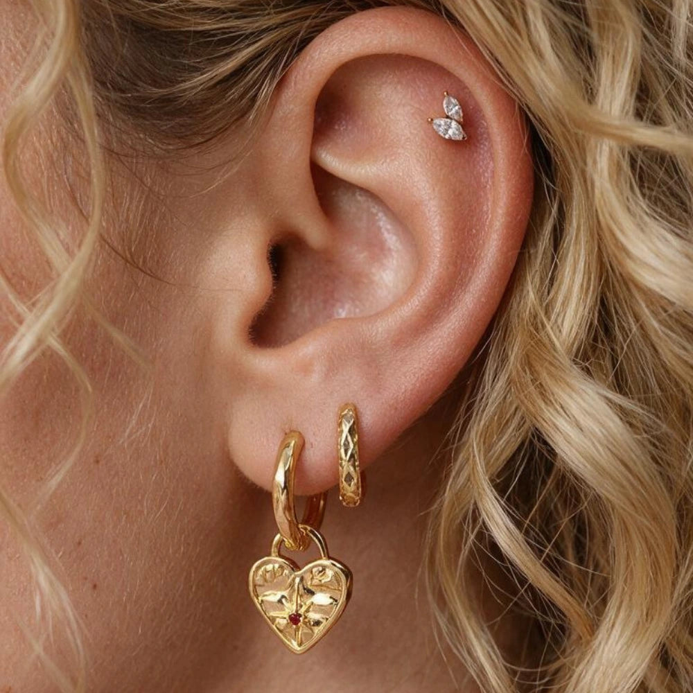 Clou d’oreille en titane Akosua Mini Duo Petal avec cristal