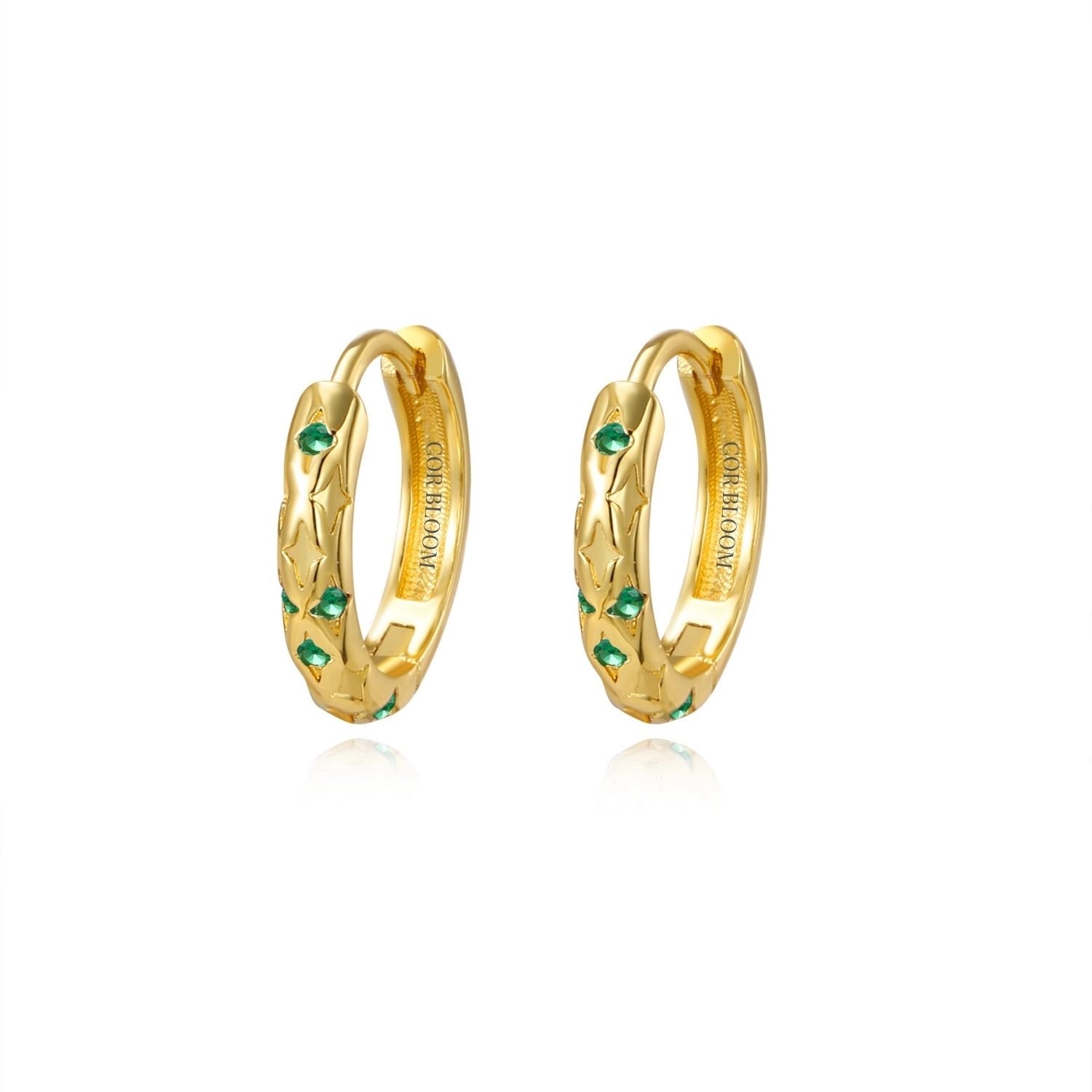 Classic Star Huggie Earrings - Green Emerald