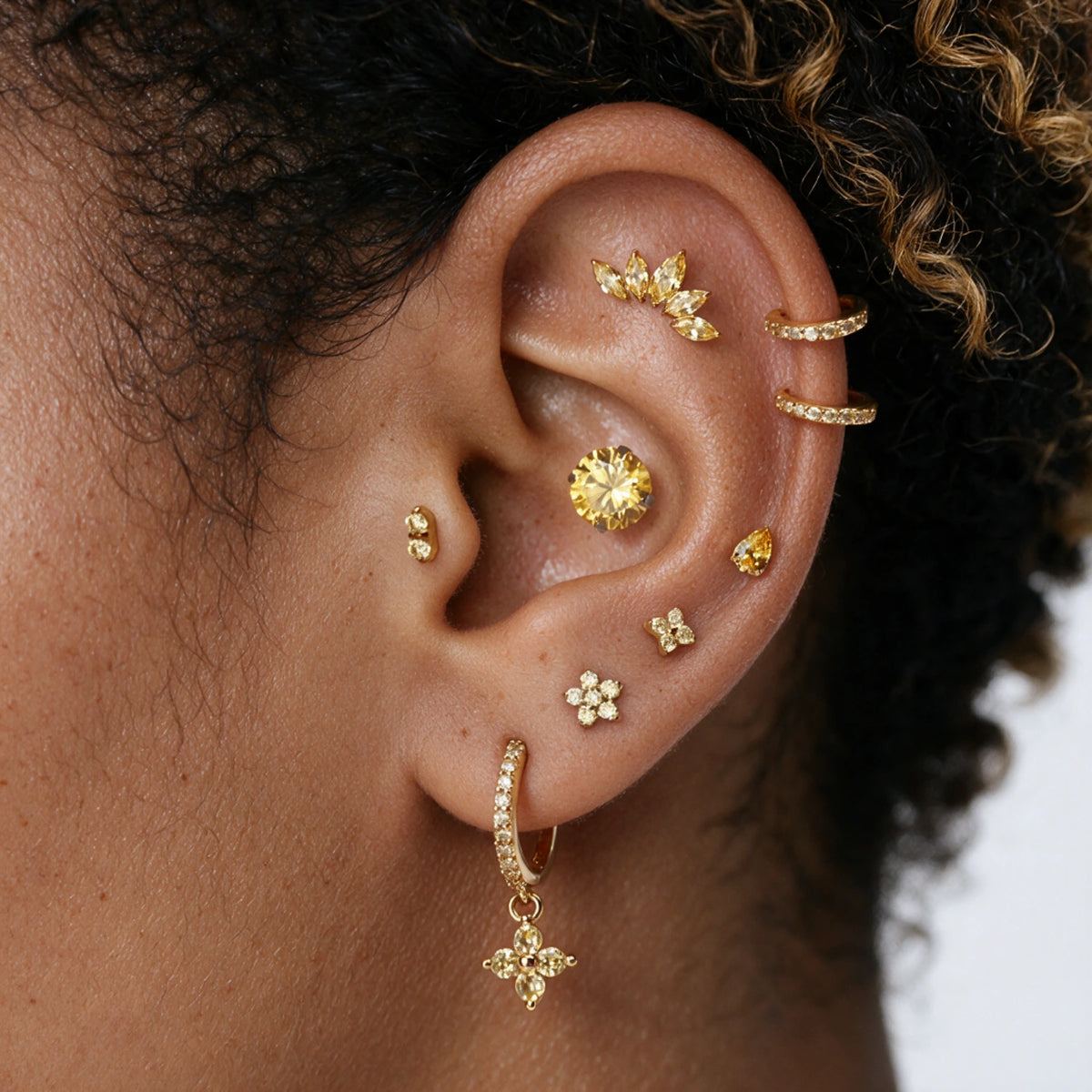 Titanium Aretha kleiner gelber Citrin-Vierblättriger-Klee-Stecker