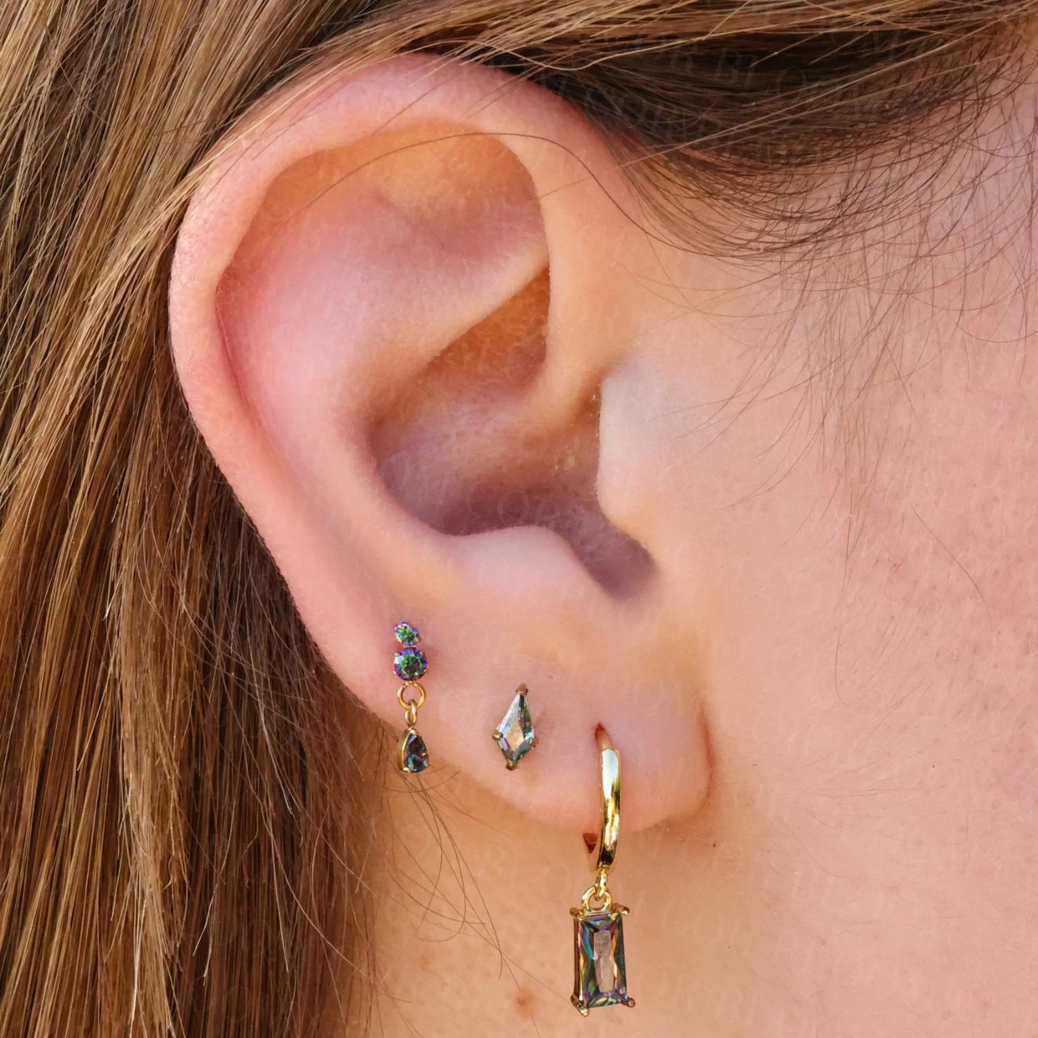Titanium Minnie Kite-Cut Stone Flat Back Stud - Dark Iridescent