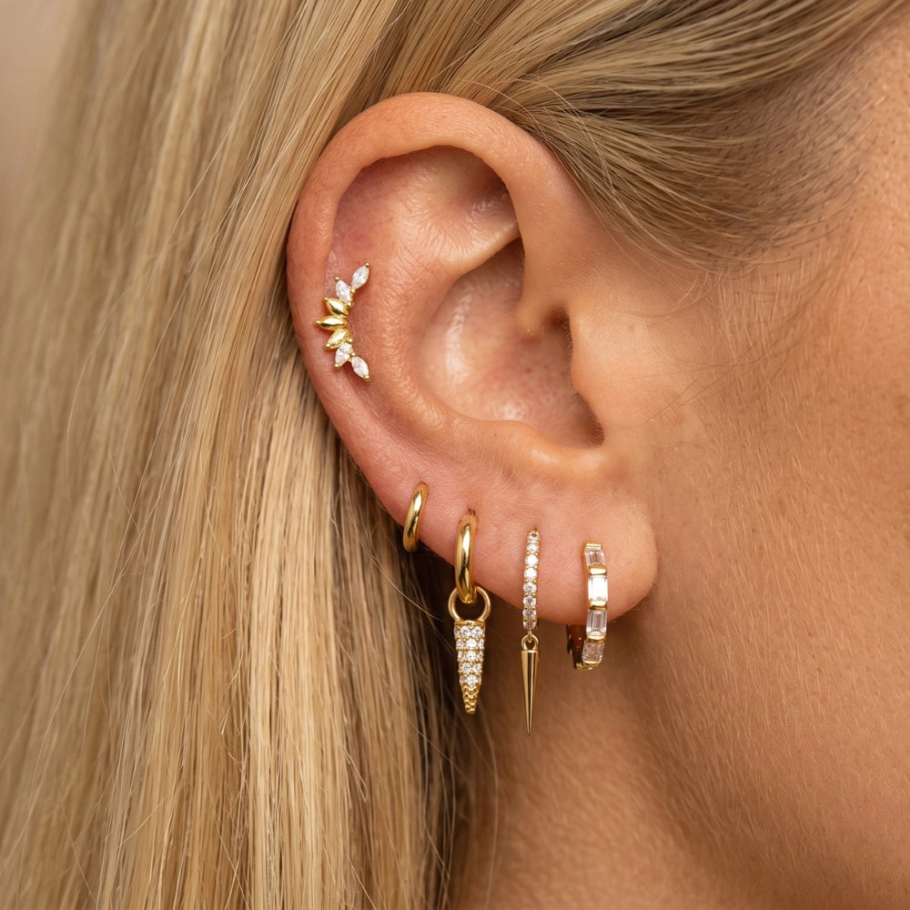 Seven-Petal Diamond Labret Piercing Stud