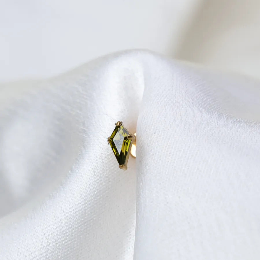 Titanium Minnie Kite-Cut Stone Flat Back Stud - Peridot