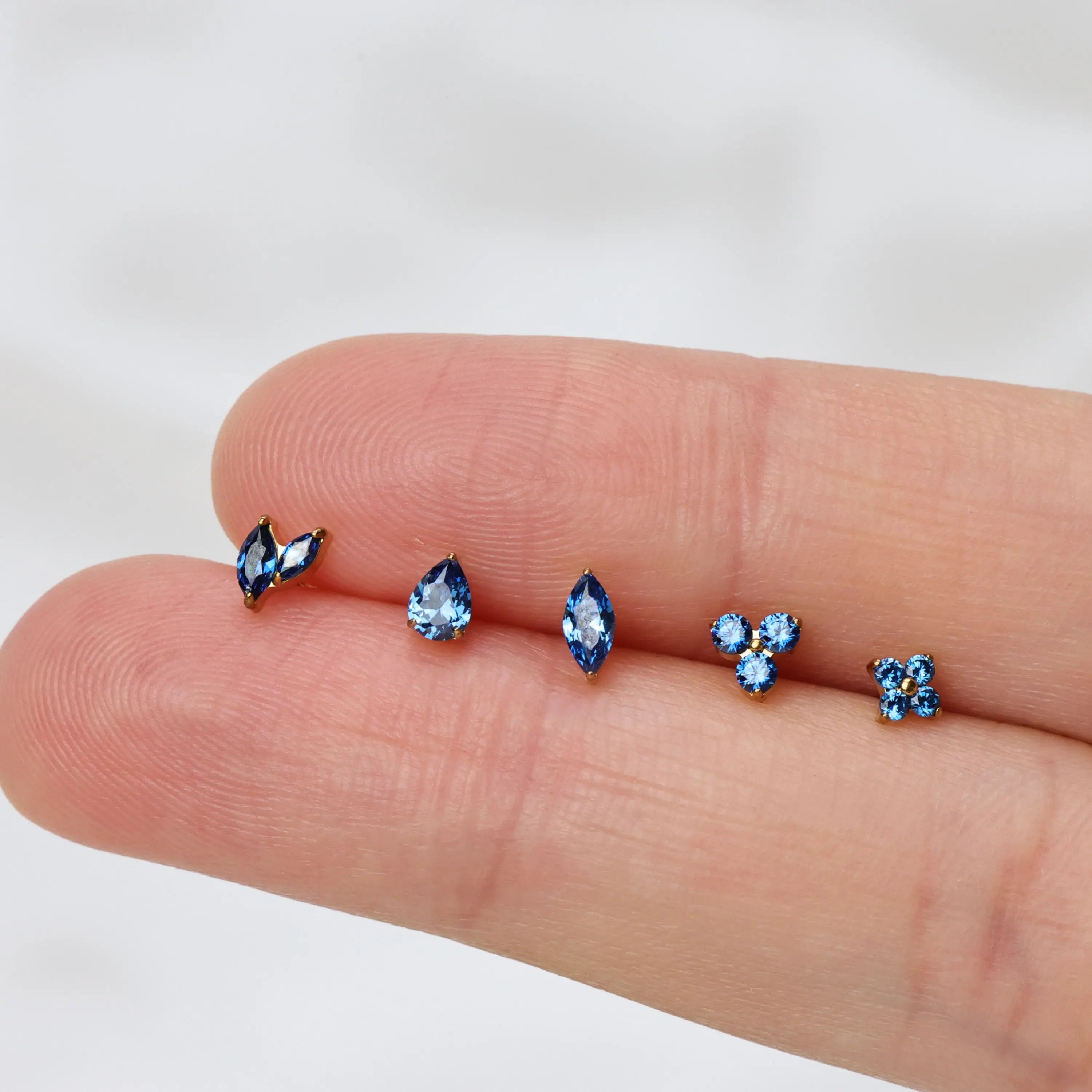 Titanium Akosua Mini Duo Petal Blue Sapphire Stud