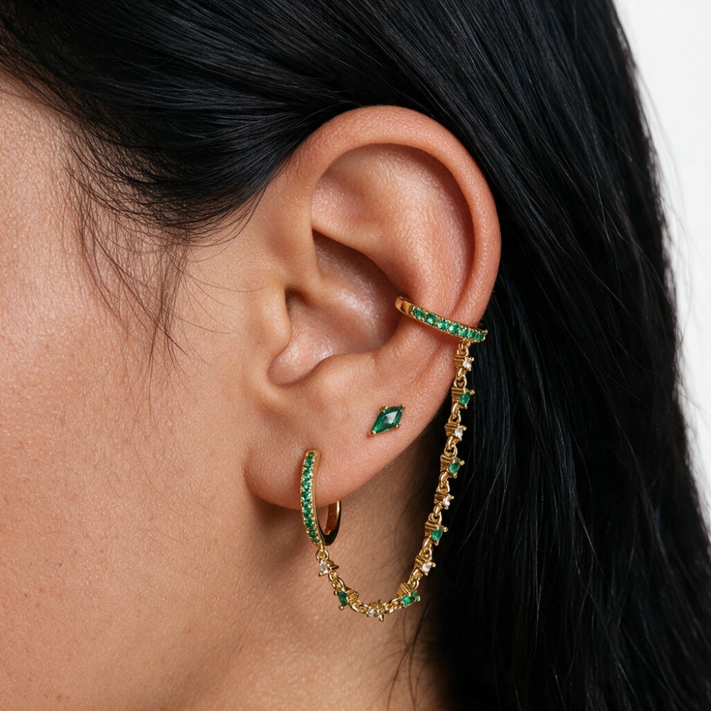 Bijou d’oreille à dos plat en titane Minnie, pierre taillée en losange - émeraude verte
