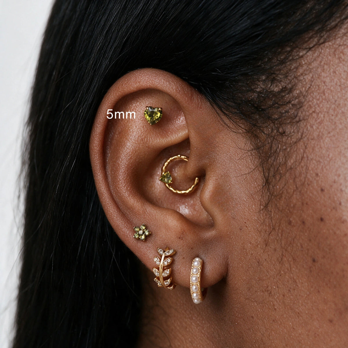 Titanium Spiro Multisize Peridot Heart-Cut Stud (Push Pin)