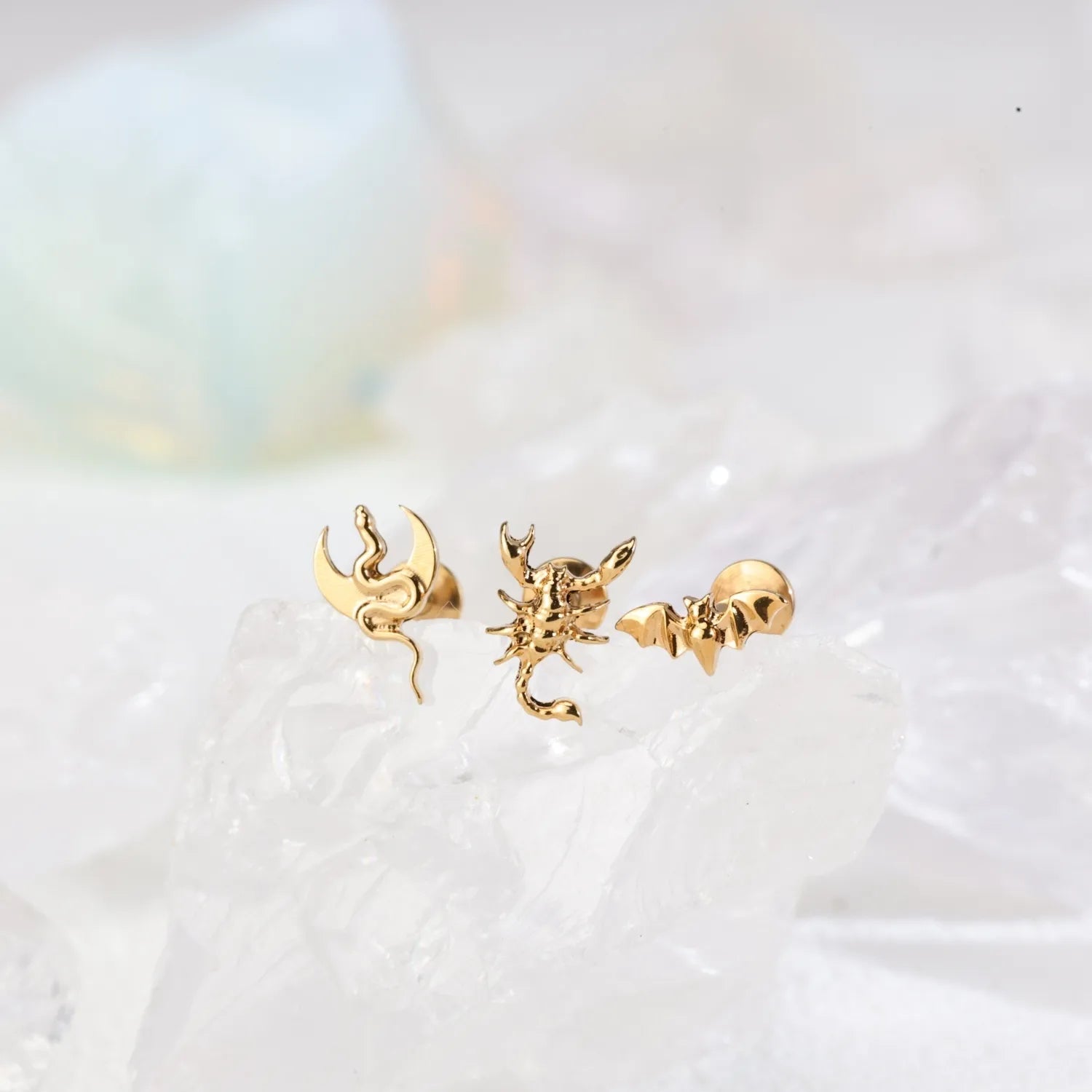 Titanium Queen Scorpion Flat Back Stud