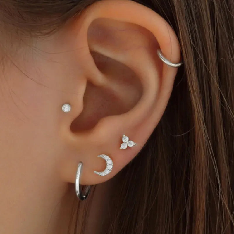 Mini Triangle Labret Piercing 16G