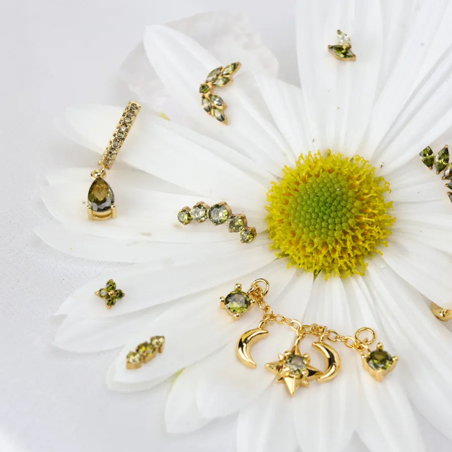 Titanium Mini Lyra Push Pin Flat Back Stud - Peridot