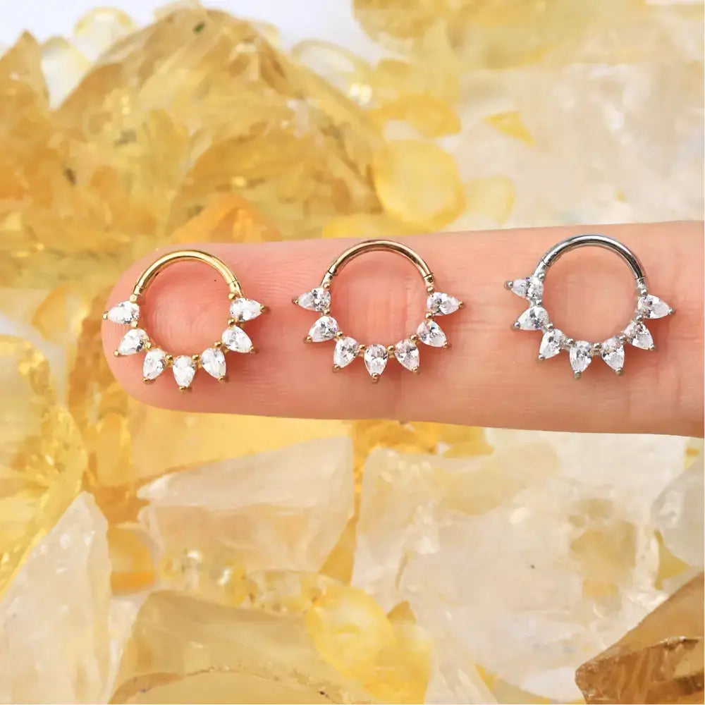 Daleyza Pear-Cut Diamond Clicker