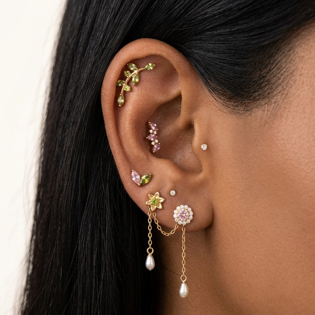 Akira Peridot Climbing Leaf Flatback Stud