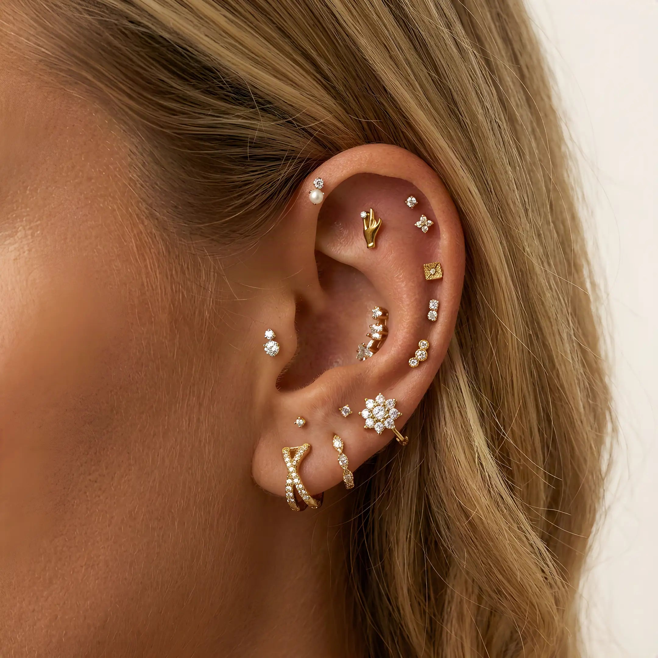 Titanium Aretha Small Crystal Four-Leaf Clover Stud