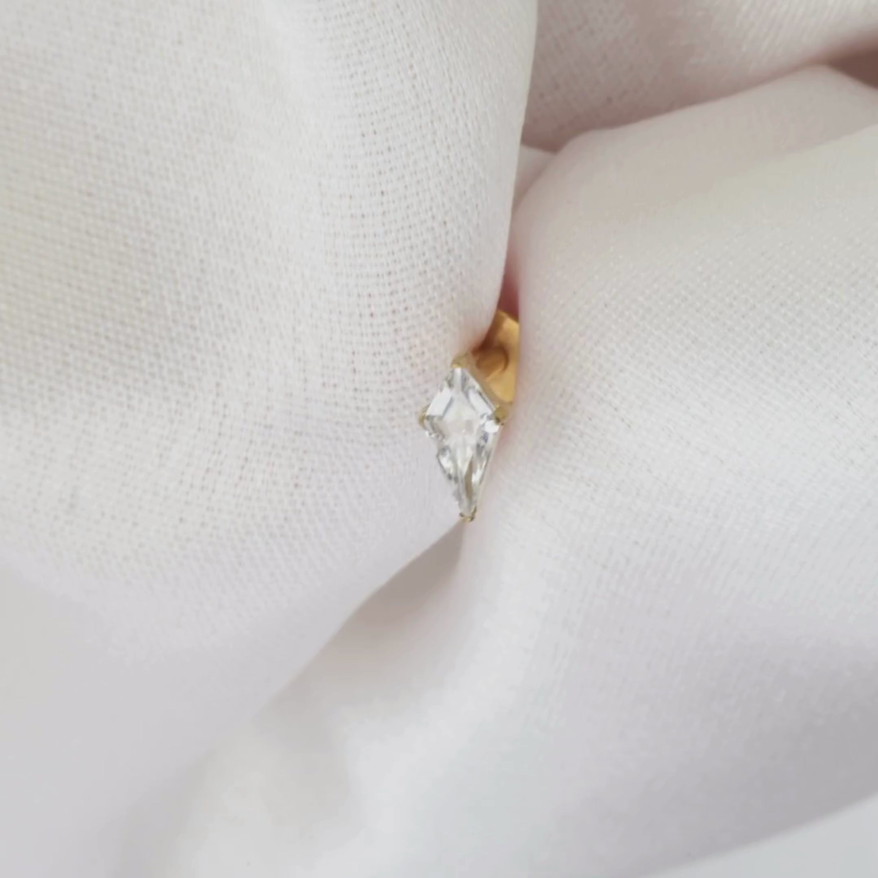 Load video: Titanium Minnie Kite-Cut Diamond Flat Back Stud