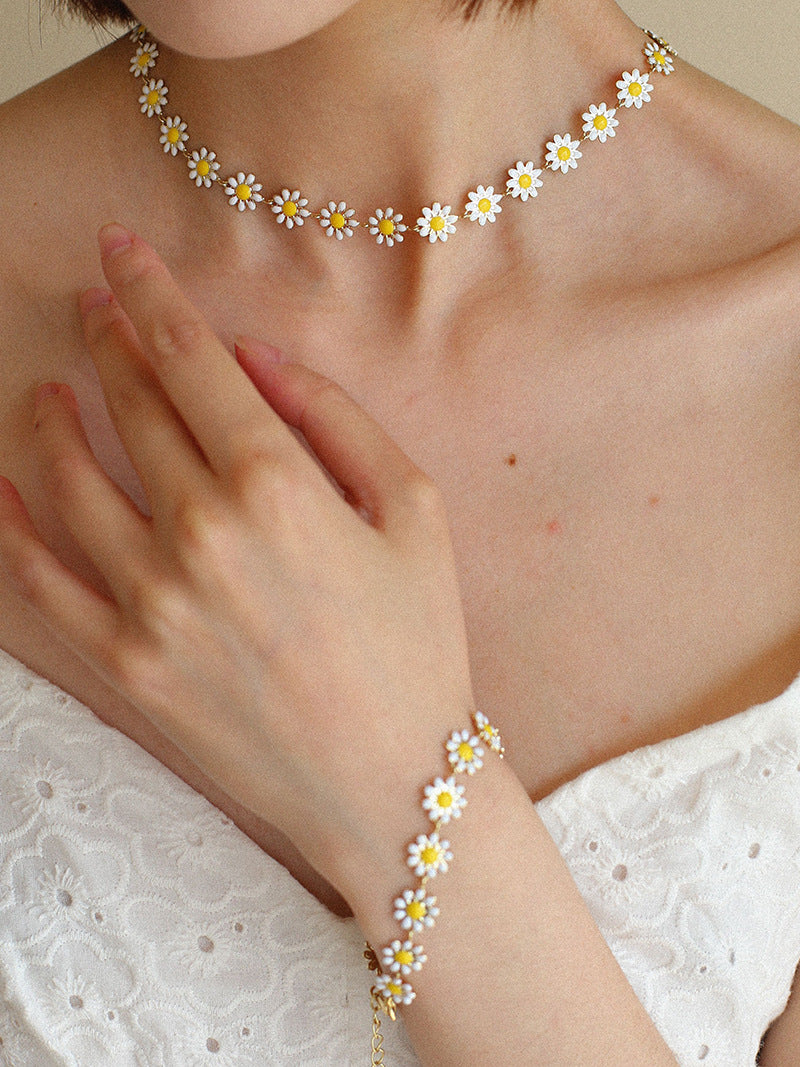 Daisy Heart Bead Charm Bracelet
